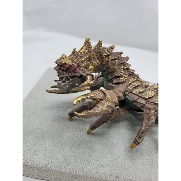 2015 Safari Ltd Desert Dragon PVC Golden Scorpion 7" Figure Toy - Picture 2 of 16